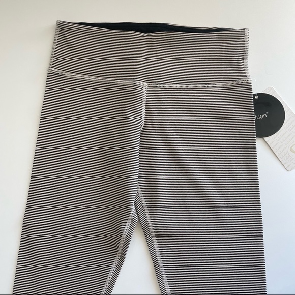NWT Lululemon Wunder Under Crop Tonka Stripe Luon - Picture 2 of 5